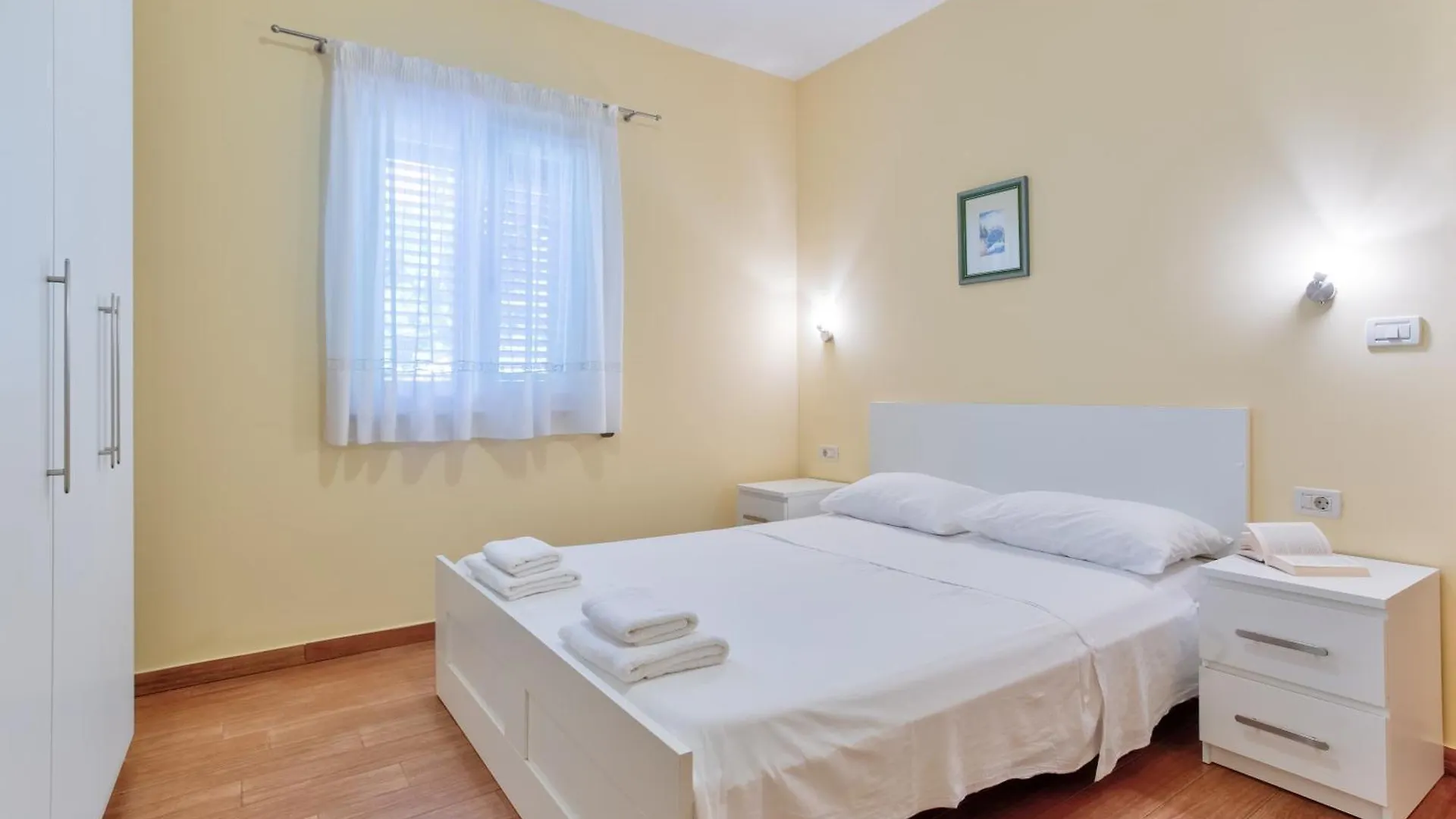 Villa Moletto Apartments With Sea View Lovrečica