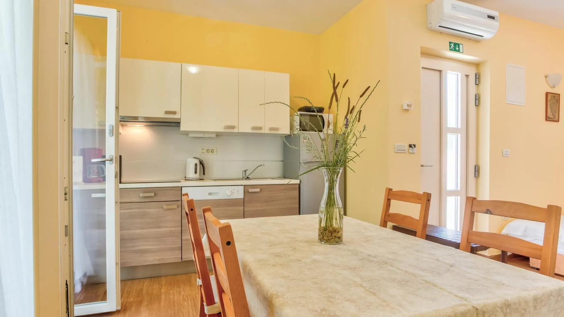 Villa Moletto Apartments With Sea View Lovrečica