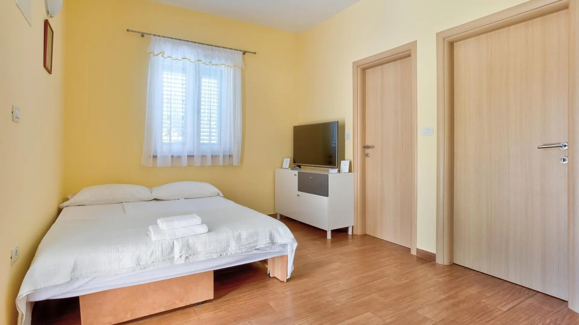 Villa Moletto Apartments With Sea View Lovrečica