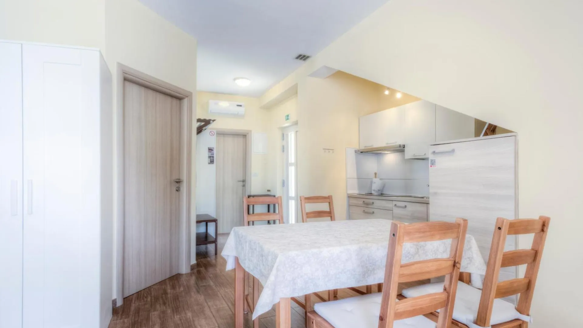 Villa Moletto Apartments With Sea View Lovrečica